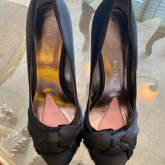Paris Hilton Black Satin pumps - Picture 6 of 14
